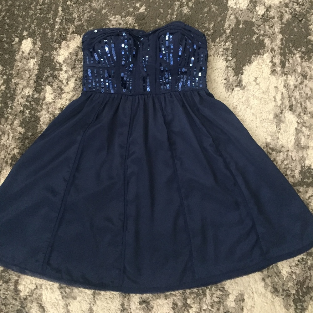 Strapless navy blue dress